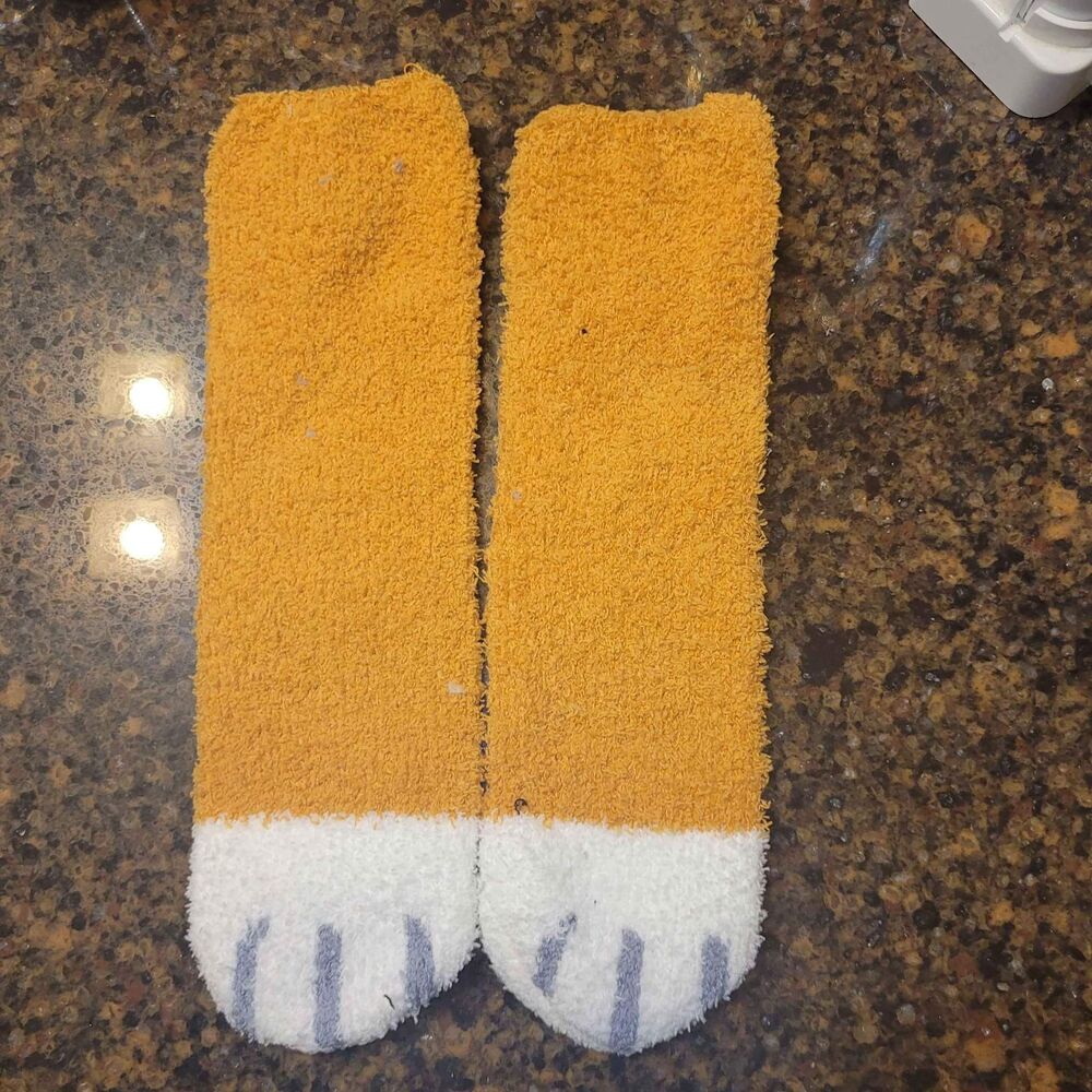NEW Fuzzy Cat Paw Socks